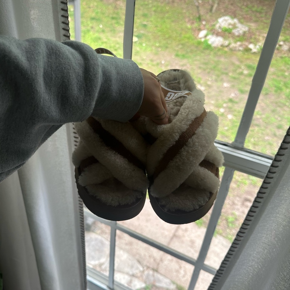 Women’s UGG slippers